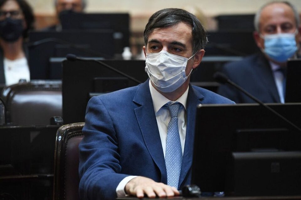 El exsenador Esteban Bullrich está internado en terapia intensiva