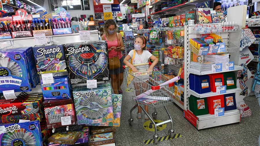 A partir de hoy se podrán conseguir más de 160 productos escolares a precios cuidados
