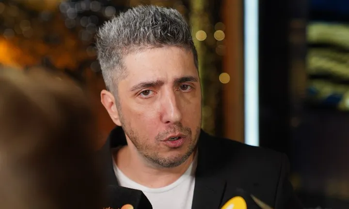 Jey Mammon desafió a Rodrigo Lussich a ir al piso de Socios para contar su historia perola respuesta