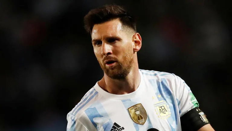 Lionel Messi fue no jugará en el PSG por una inflamación, a dos semanas del Mundial
