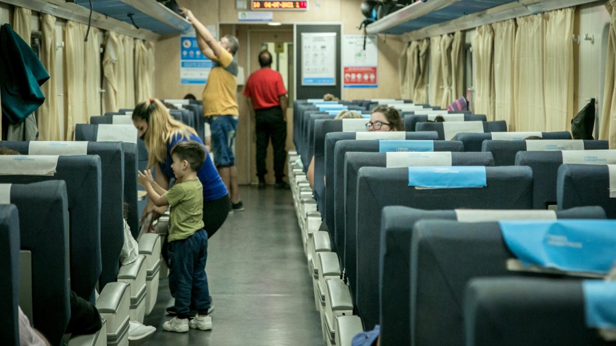 Es intenso el movimiento hacia destinos turísticos en aviones, trenes y micros