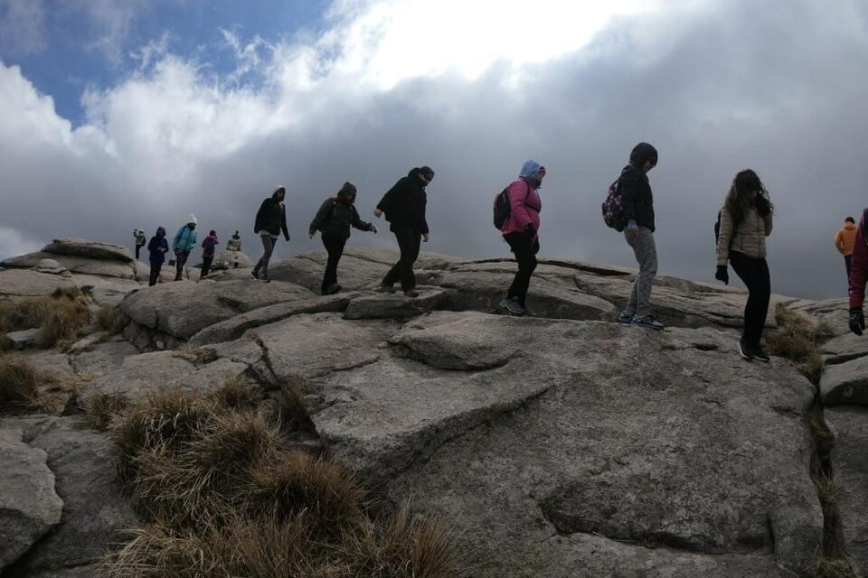 Una adolescente de 17 años, murió cuando subía el cerro Champaquí, el más alto de Córdoba.
