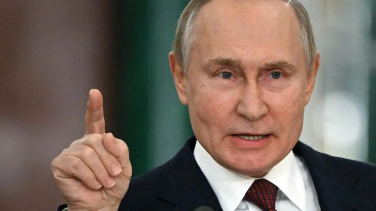 Putin anunció que Rusia suspende su participación en el tratado de desarme nuclear