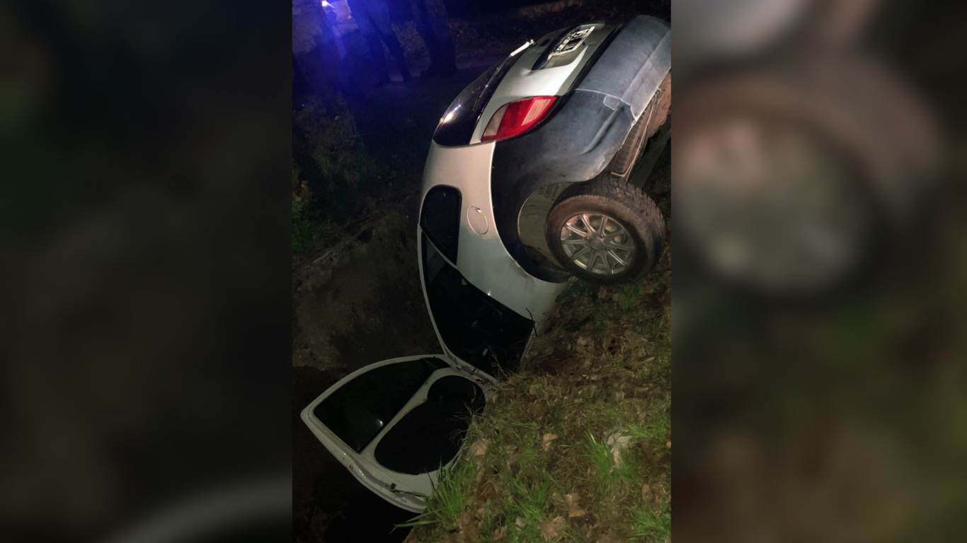 Villa Mercedes: Cayó con su auto a un canal y fue hospitalizado