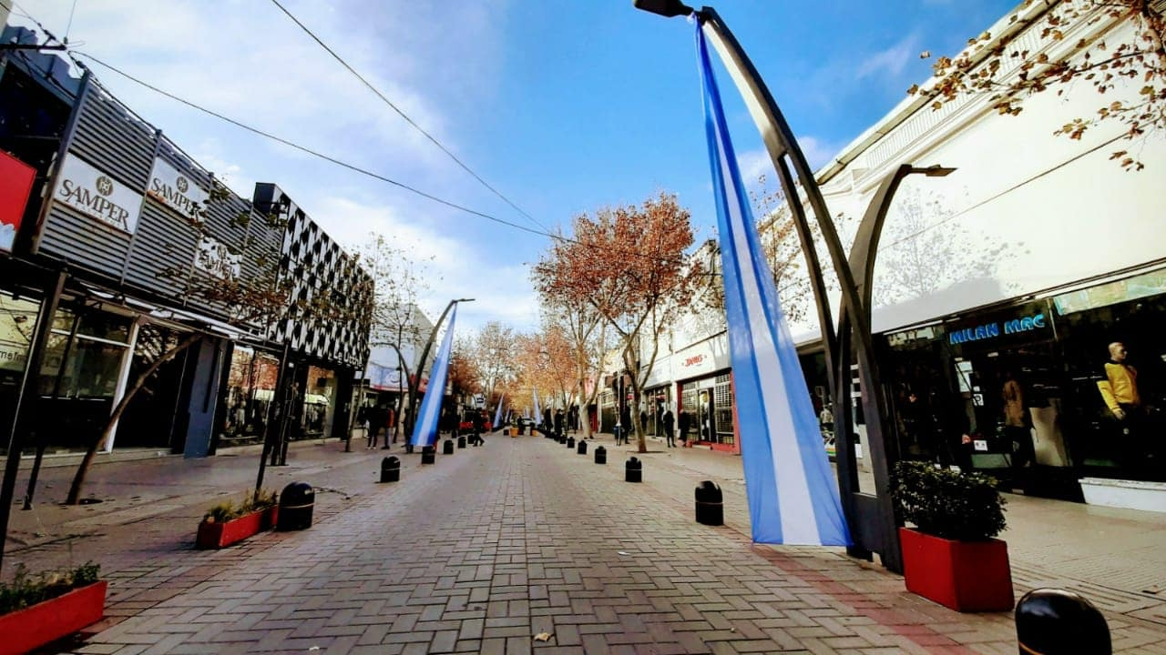 Partido de Argentina: así atenderán los comercios de Villa Mercedes este viernes