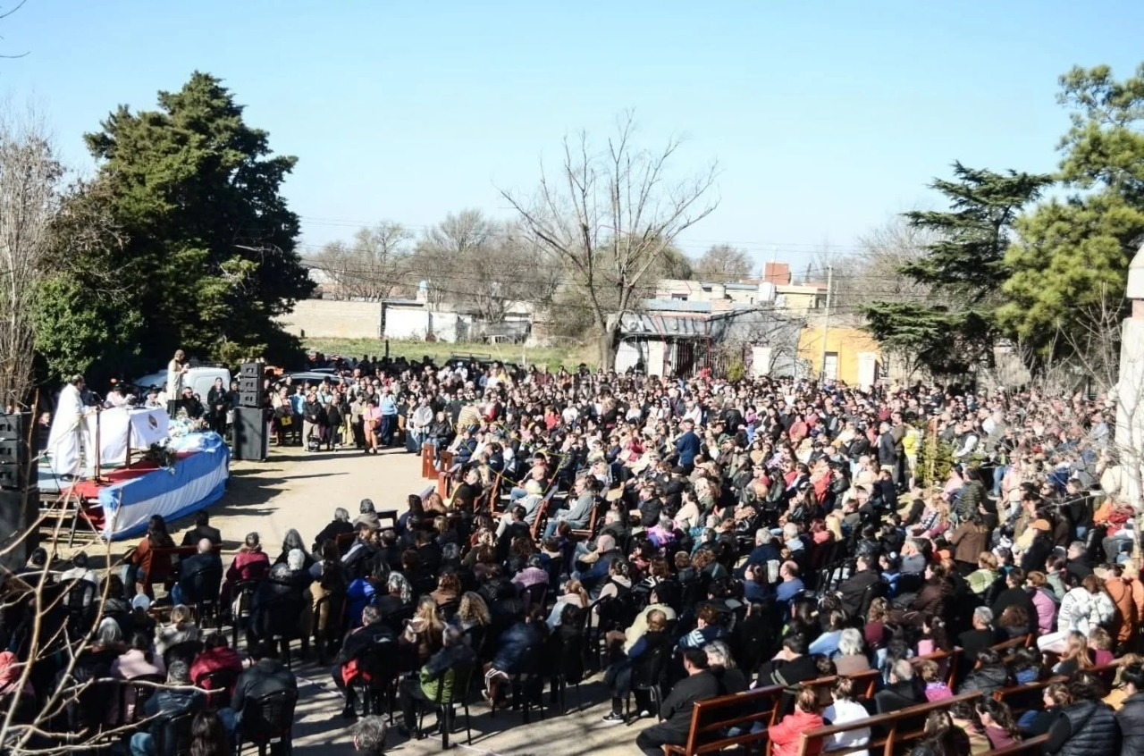 San Cayetano reunió a cientos de vecinos de Villa Mercedes en una jornada de fe, pedidos y esperanza