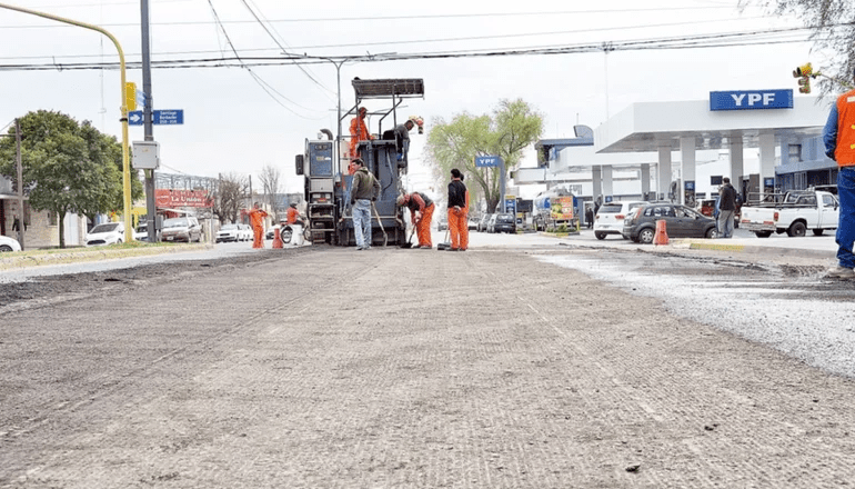 Ya levantan el pavimento en un tramo de la 25 de Mayo