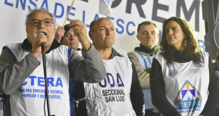 Los docentes marcharon por las calles puntanas