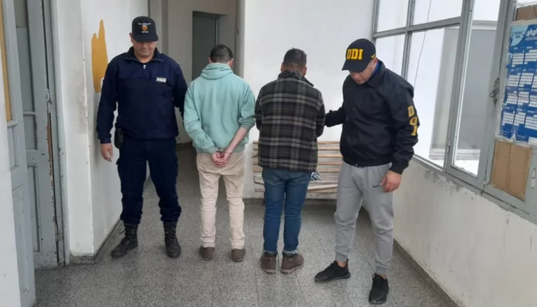 Viernes, a la tarde. Los acusados, de 32 y 35 años, tras los allanamientos. Foto: Policía de San Luis